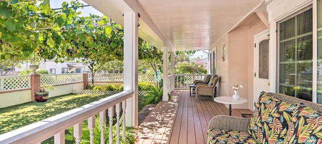 Romantic Pasadena Home w/Covered Porch!
