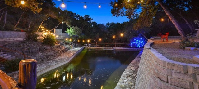 Romantic Secluded Studio with private Koi Pond and huge Natural Pool