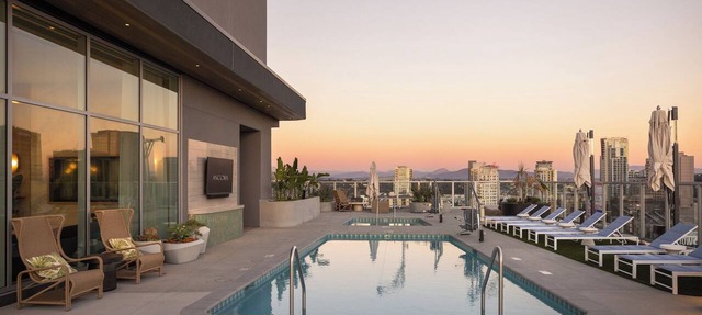 Rooftop Pool + Spa + Sky Lounge + Bay Views Walkable Little Italy | Ancora