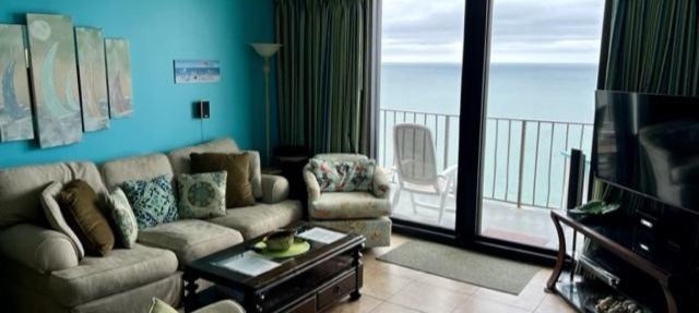 ROYAL GARDEN RESORT 1515 condo