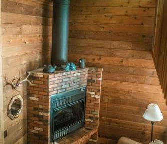 Rustic Cabin for 2 in Oak Creek Cabin Sycamore