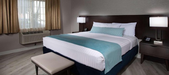 Safari Inn Burbank-Universal, a Coast Hotel