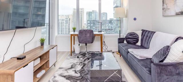 Saint Suites - Luxury High Rise Lake View/Gym/Wifi