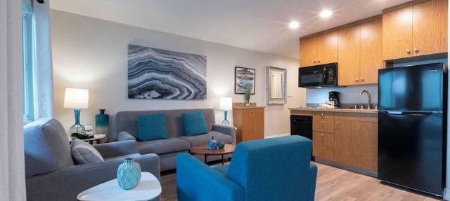 San Clemente Paradise Found! Private Patio, Kitchenette, Pool!