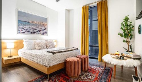 Seaport Apartment Fireplace Gym & Pool Access