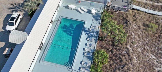 Seashore - Beautiful West End Townhome