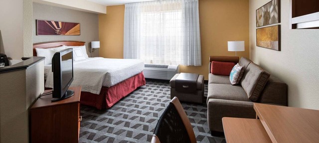 Seattle Family Adventures: 3 Studios - Free Airport Shuttle to SEA, Pet-Friendly