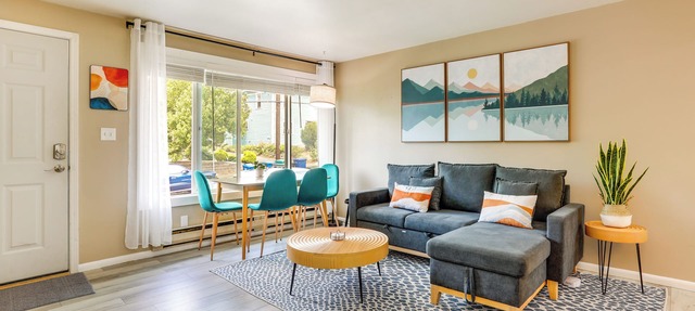 Seattle Scandi-boho Gem: Walk to Waterfront!
