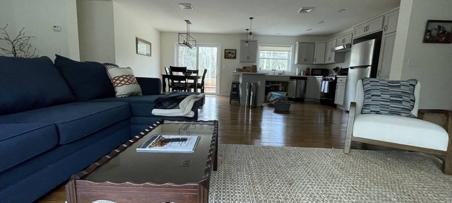 Secluded-3 bedroom spacious house in coastal Rhode Island