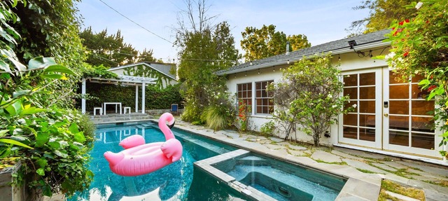 Secret Garden Cottage in LA: Natural Stone Heated Pool/Spa, al fresco dining