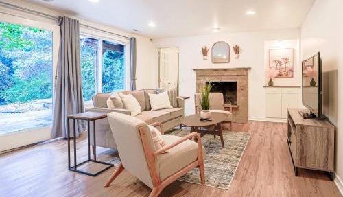Serene Mercer Island 3B Lower Unit near LR station