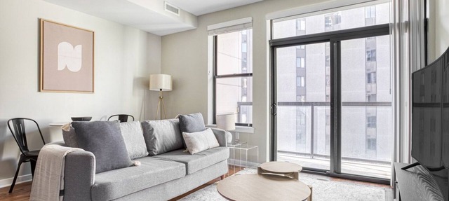 Serene Mount Vernon 1BR w/Gym, Pool & W/D, near Metro, by Blueground