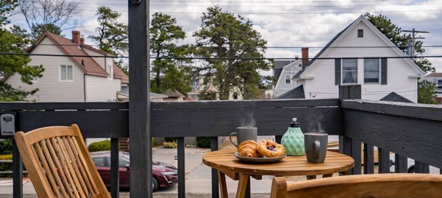 Serene Pine Point Escape — 1 Block to Beach, Marsh Views & Portland