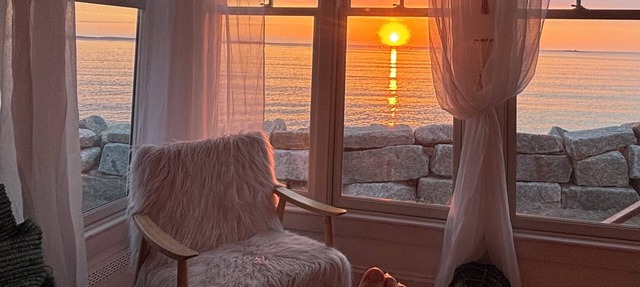 Serene Quintessential Maine 3-bedroom beach house with AC in beautiful Saco