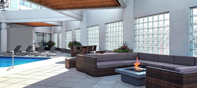 Sheraton Vancouver Guildford Hotel