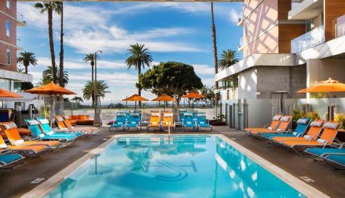Shore Hotel