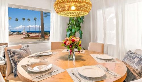 Shores Coastal Dream - Walk to Beach