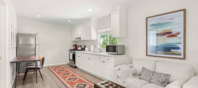 Simi-Valley Apartment By Dream Vacation