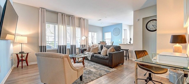 Sky Luxury 2BDRM Suite | Deluxe Living Cali
