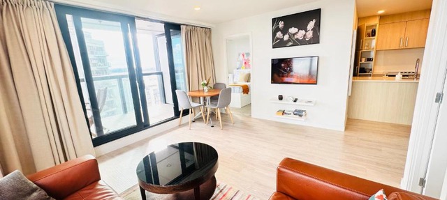 Sky Tower Panorama Suite Luxurious Apartment