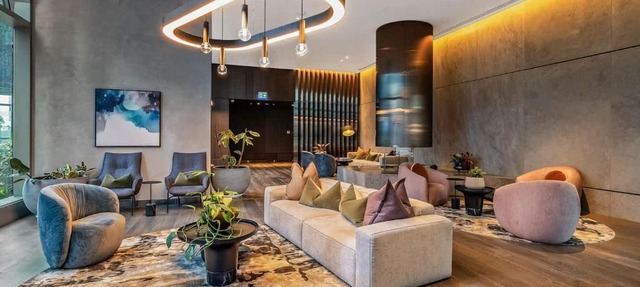 Skyline Executive 2BR Suite Level 66 Corporate-Ready Next to Ritz