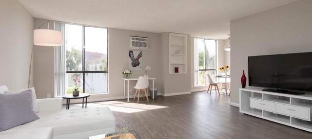 Skyline Palms 1-Bedroom with Roof-Top Pool