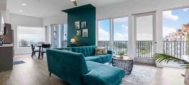 SkyLoft Oasis Stunning DTLA Views & Modern Comfort