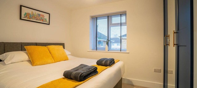 Skyway First Floor Apartment is a 2 bedroom apartment with parking in Three Bridges