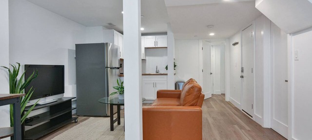 Sleek Somerville Apartment near Encore!