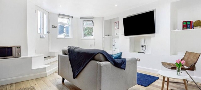 Smart and Cosy apartment with own private garden and entrence