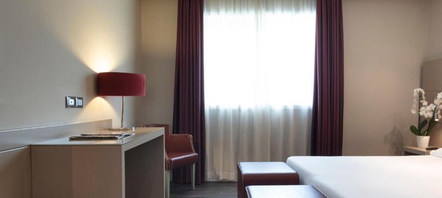 Smart Hotel Holiday