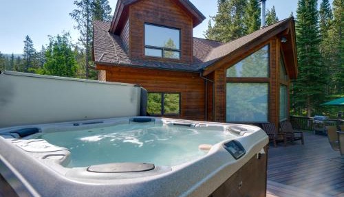 Snowshoe & Ski: Home w/Mtn-View Deck in Breck!