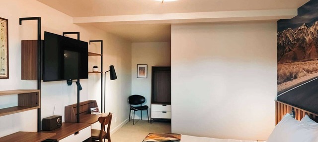 Snowy Peaks Getaway | La Vista Motel | 212