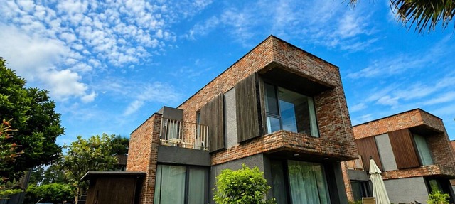 Somsom House