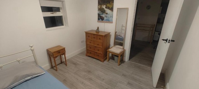 Southall - Sleeps 3 & Great Transport Links