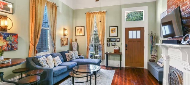 Spacious 2BR/2BA Uptown Condo - Walk to Magazine St. Dining, Shops & Streetcar