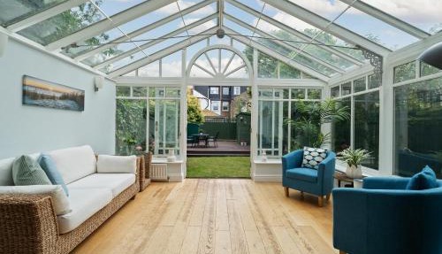 Spacious 3 Bed House Kingston upon Thames Sleeps 6 - By Roost Accommodation