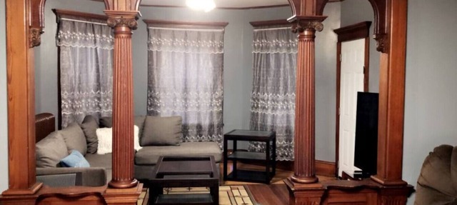 Spacious 3 bedroom 1st Floor closeby attractions
