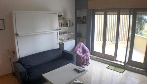 Spacious and bright studio flat in Rome