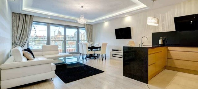 Spacious Apartment | River View, Parking, Spa