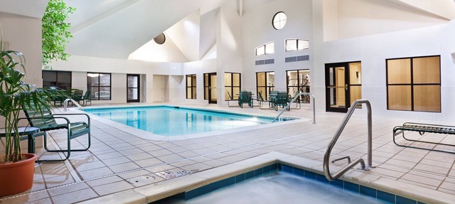 Spacious Ballantyne Suite | Free Breakfast & Pool
