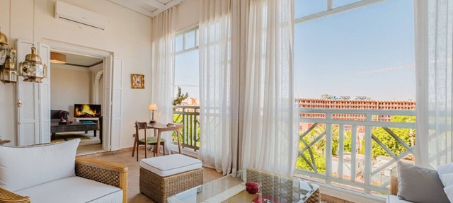 Spacious Comfort in Winter- 3 Bedrooms & Pool