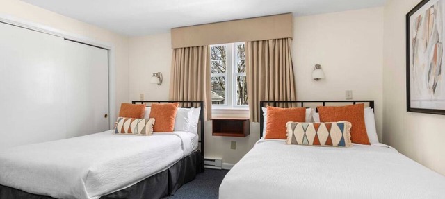 Spacious Good-Value Accommodation | w/Full Kitchen & Minutes to Peabody Museum