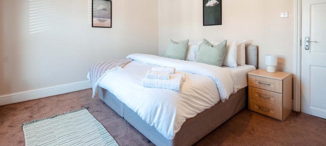 Spacious home 3 min from station