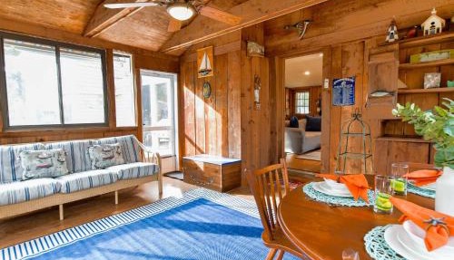Spacious Mins from Beach & Dogs Welcome