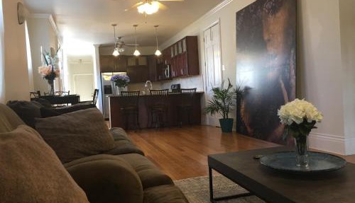 Spacious Napoleon Ave Mardi Gras Apartment