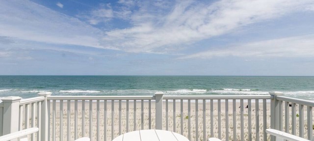 Spacious ocean front condo in Ocean Dunes!
