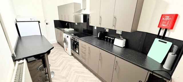 Spacious Ormskirk Contractor Stay by PolkaStays