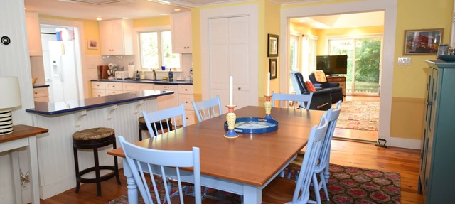Spacious, Private Cape Cod Cottage with Central Air
