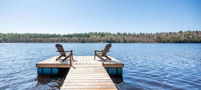 Spacious & Private Cottage | Escape into Nature| Deep River, Algonguin